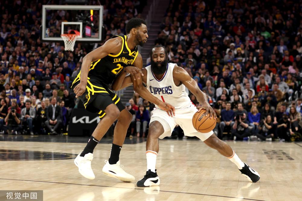 着参赛队员 着参赛队员